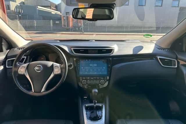 Nissan Qashqai (2015) thumbnail 3