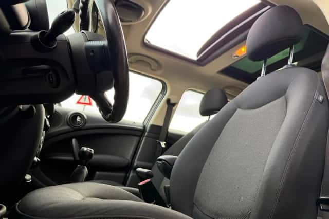 MINI Countryman (2011) thumbnail 4