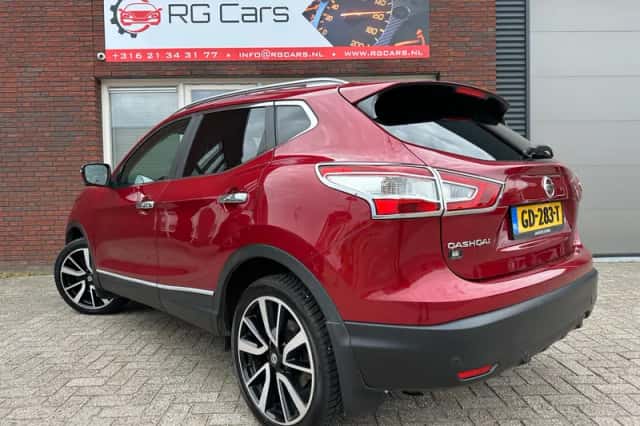 Nissan Qashqai (2015) thumbnail 2