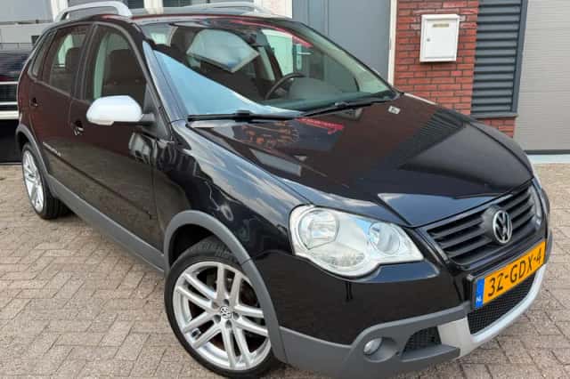Volkswagen Polo (2008) thumbnail 1