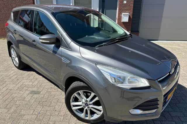 Ford Kuga (2013) thumbnail 1