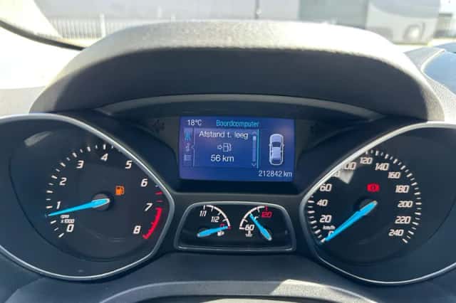 Ford Kuga (2013) thumbnail 6
