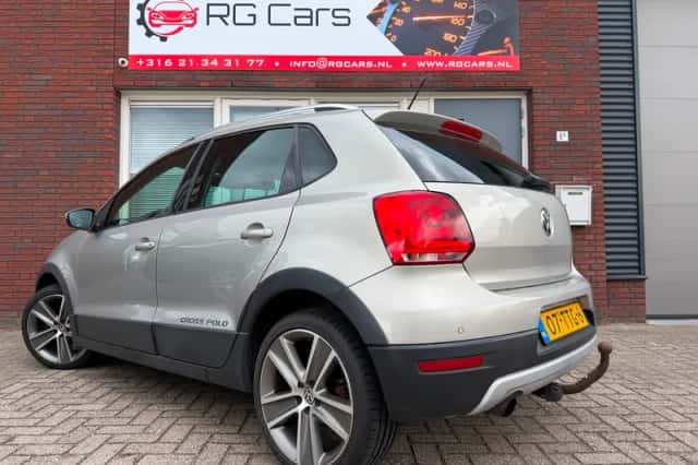Volkswagen Polo (2012) thumbnail 2