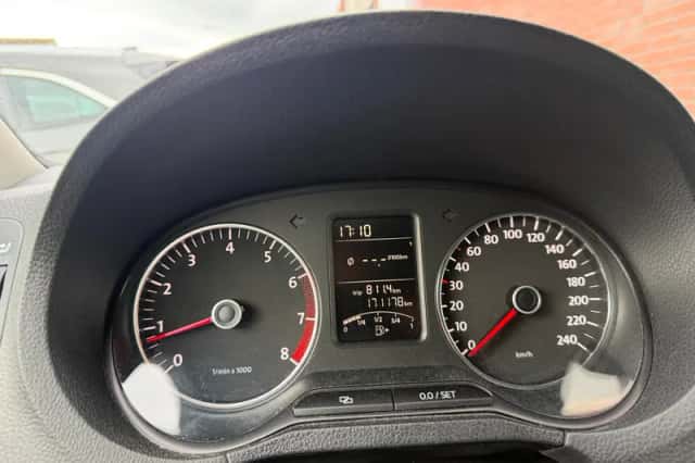 Volkswagen Polo (2012) thumbnail 6