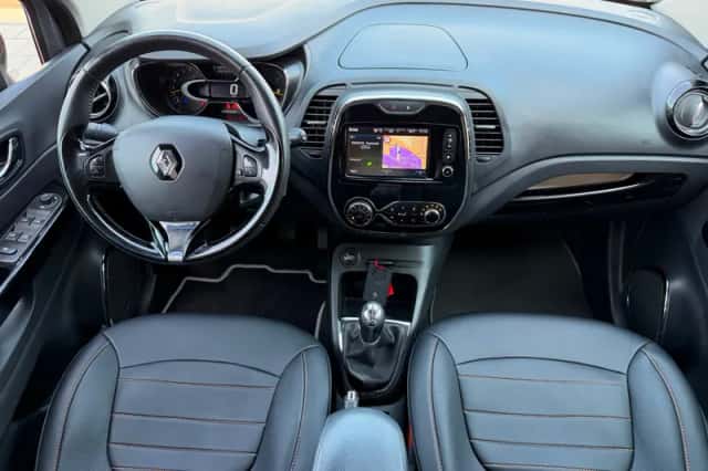 Renault Captur (2014) thumbnail 3