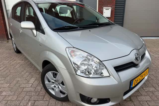 Toyota Verso (2008) thumbnail 1