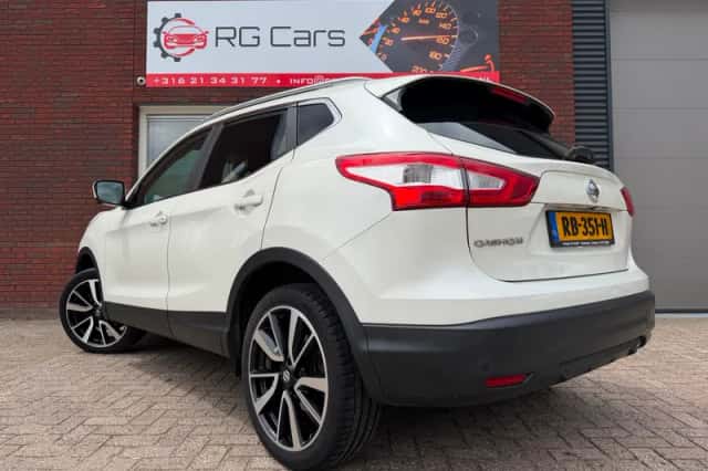 Nissan Qashqai (2017) thumbnail 2