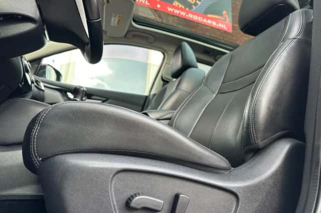 Nissan Qashqai (2017) thumbnail 4