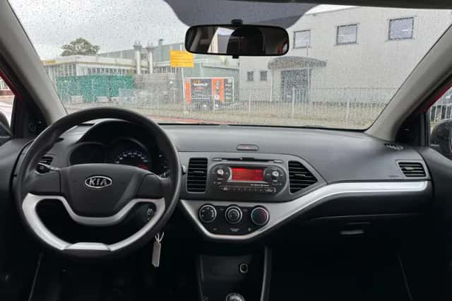 Kia Picanto (2012) thumbnail 3