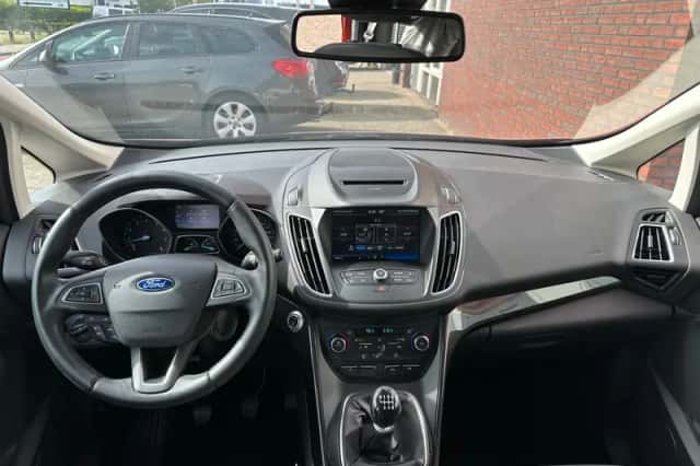Ford C-Max (2016) thumbnail 3