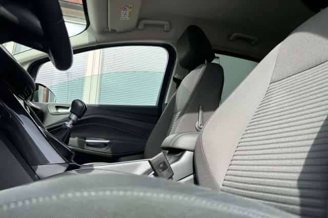 Ford C-Max (2016) thumbnail 4