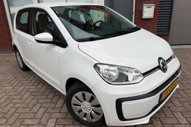 Volkswagen Up! (2017) thumbnail 6