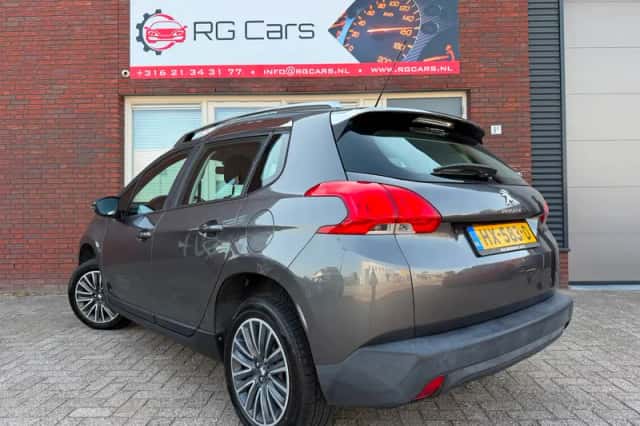 Peugeot 2008 (2016) thumbnail 2