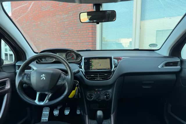 Peugeot 2008 (2016) thumbnail 3