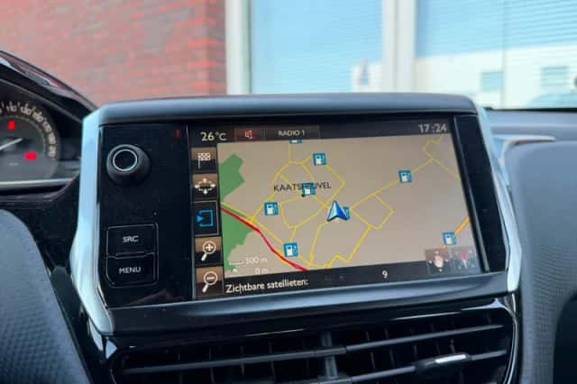 Peugeot 2008 (2016) thumbnail 5