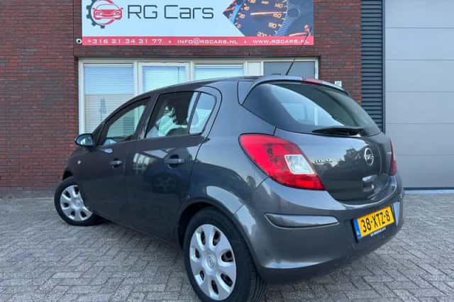 Opel Corsa (2011) thumbnail 2