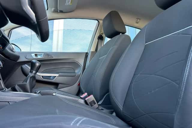 Ford Fiesta (2014) thumbnail 4