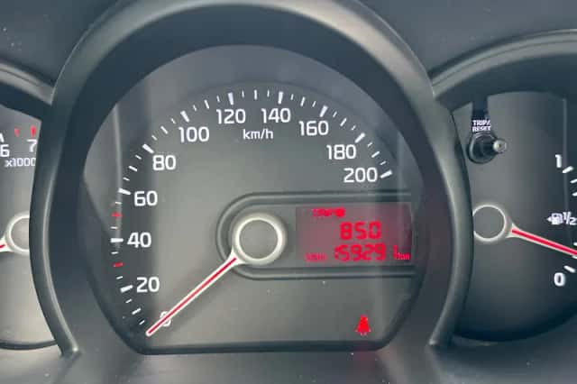 Kia Picanto (2012) thumbnail 6