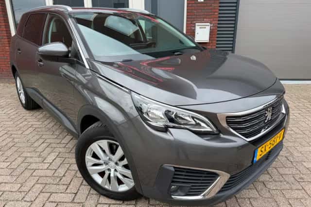 Peugeot 5008 (2018) thumbnail 1