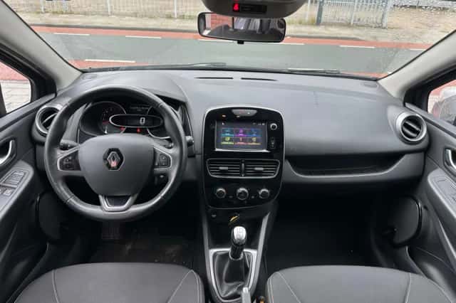 Renault Clio (2016) thumbnail 3