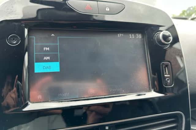 Renault Clio (2016) thumbnail 6