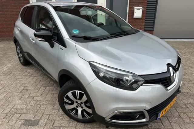 Renault Captur (2016) thumbnail 1