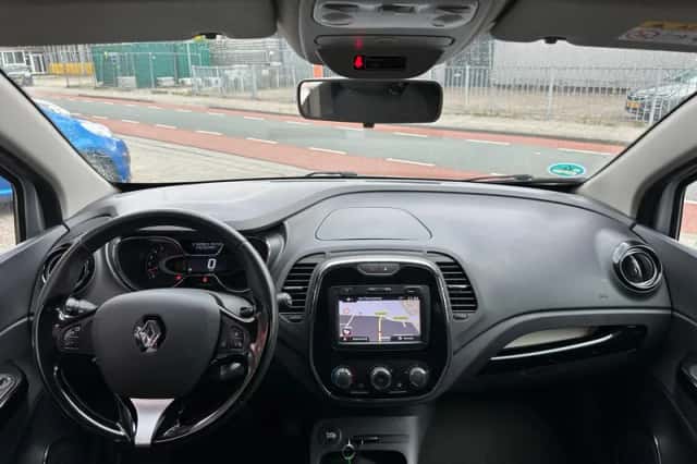 Renault Captur (2016) thumbnail 4