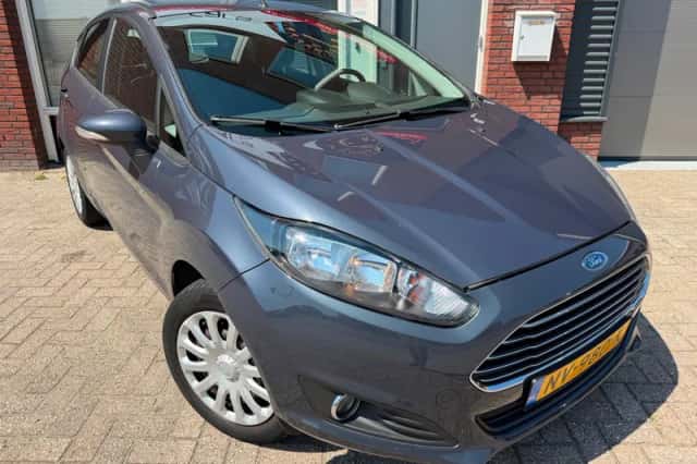 Ford Fiesta (2013) thumbnail 1