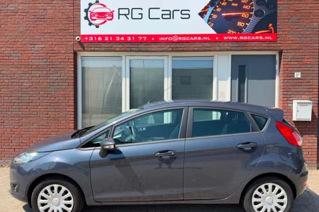 Ford Fiesta (2013) thumbnail 5