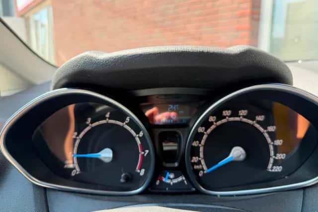 Ford Fiesta (2013) thumbnail 6