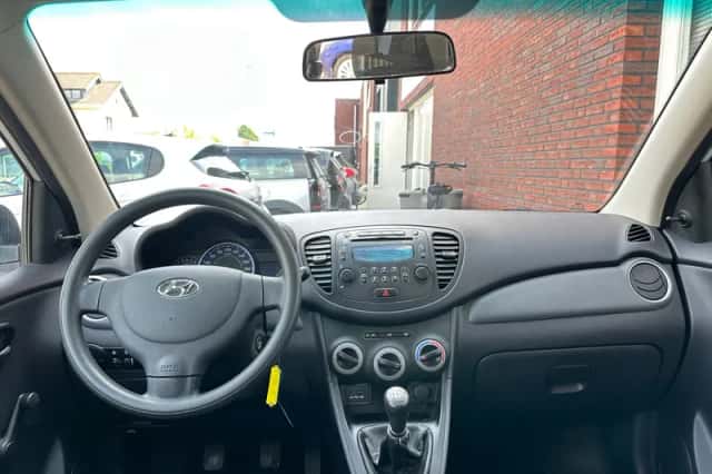 Hyundai i10 (2011) thumbnail 3