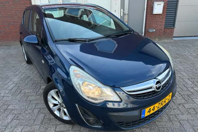 Opel Corsa (2013) thumbnail 1