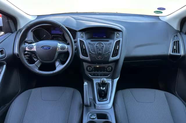Ford Focus (2012) thumbnail 3