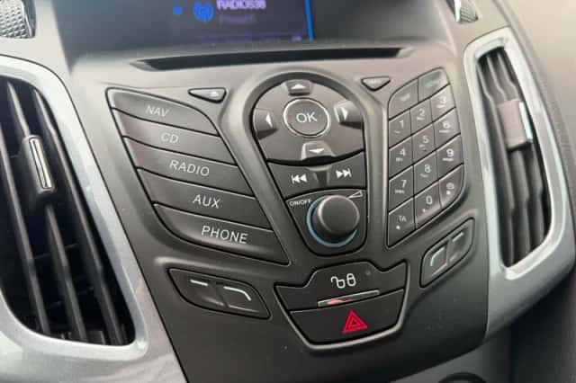Ford Focus (2012) thumbnail 6