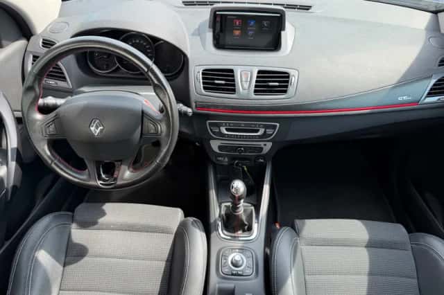 Renault Mégane (2015) thumbnail 3