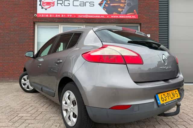 Renault Mégane (2011) thumbnail 2
