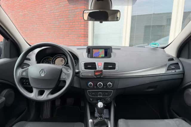 Renault Mégane (2011) thumbnail 3