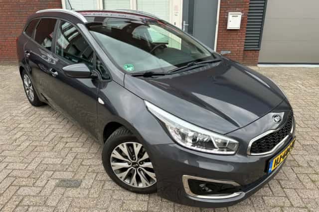 Kia Cee'd (2015) thumbnail 1