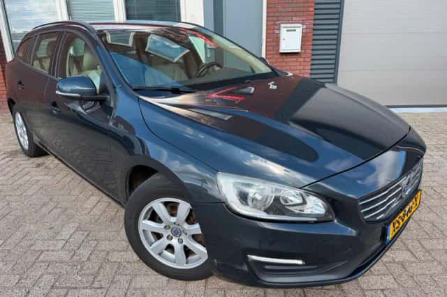 Volvo V60 (2013) thumbnail 1
