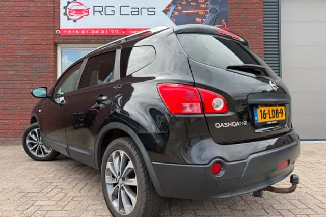 Nissan Qashqai (2010) thumbnail 2