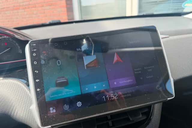Peugeot 2008 (2016) thumbnail 6
