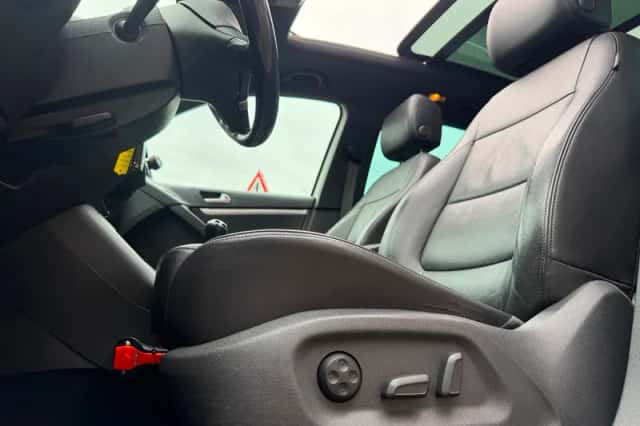 Volkswagen Tiguan (2012) thumbnail 4