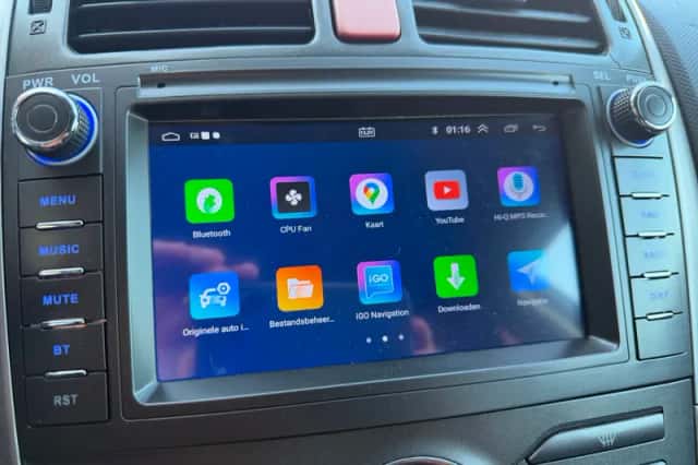 Toyota Auris (2008) thumbnail 4