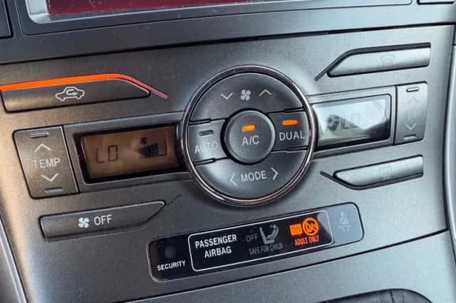 Toyota Auris (2008) thumbnail 6