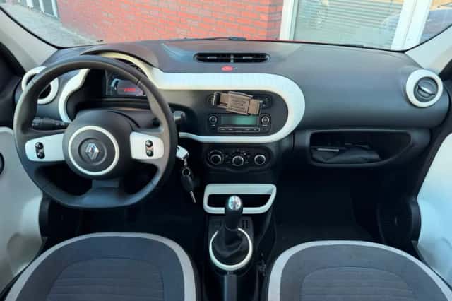 Renault Twingo (2015) thumbnail 3