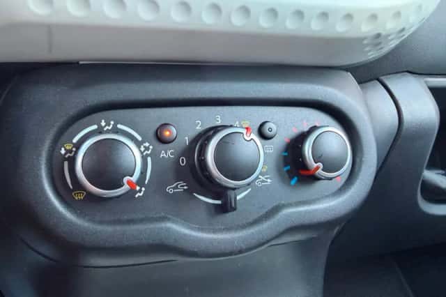 Renault Twingo (2015) thumbnail 4