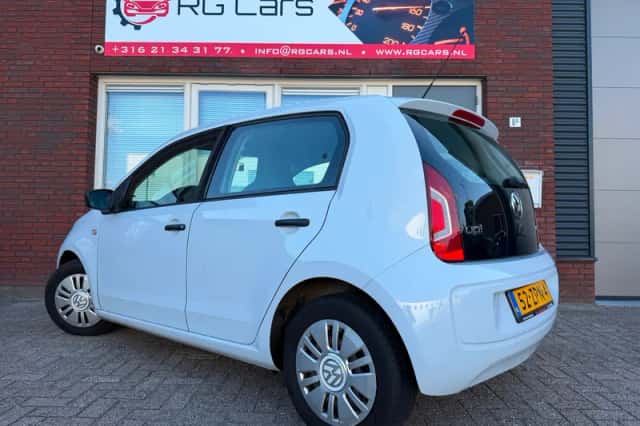 Volkswagen Up! (2013) thumbnail 2