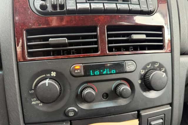 Jeep Grand Cherokee (2003) thumbnail 5