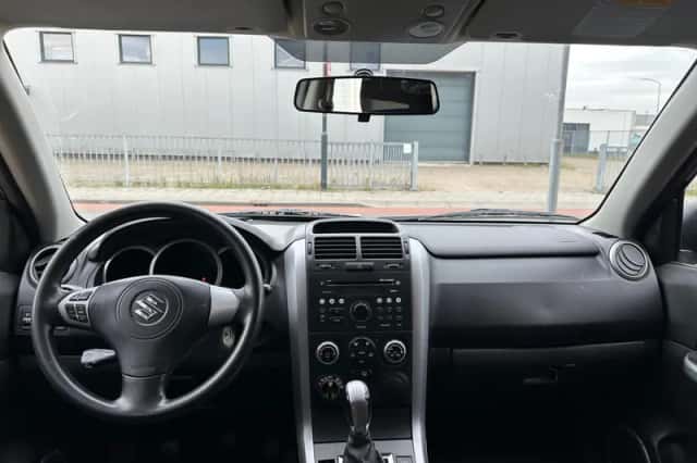 Suzuki Grand Vitara (2007) thumbnail 3