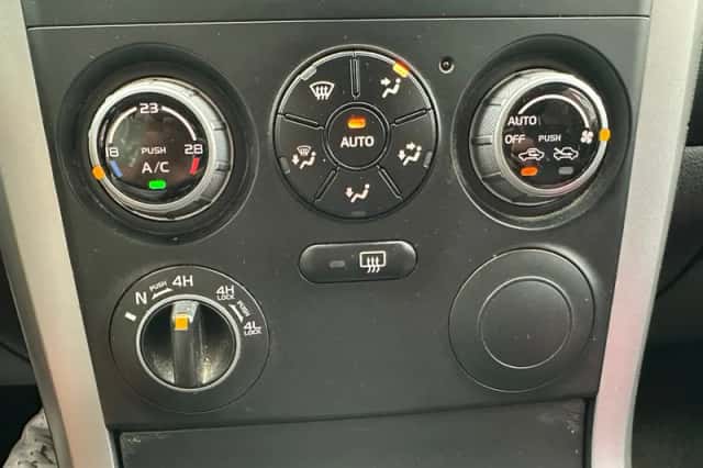 Suzuki Grand Vitara (2007) thumbnail 6